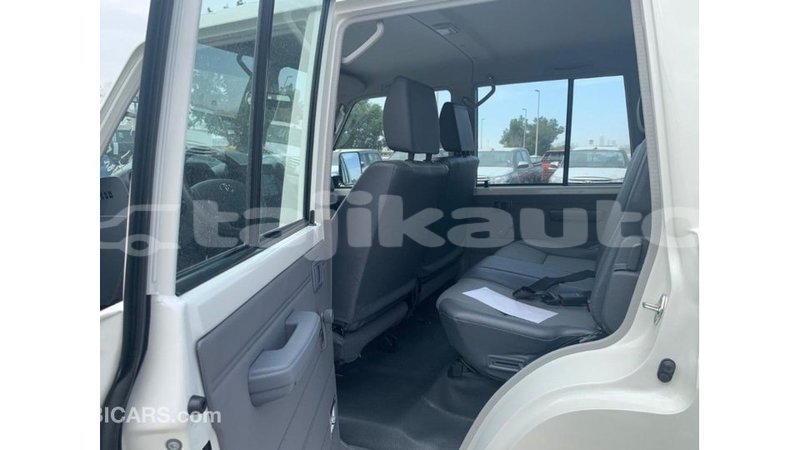 Big with watermark toyota land cruiser dushanbe import dubai 2964