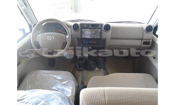Buy Import Toyota Land Cruiser White Car in Import - Dubai in Dushanbe Buy Import Toyota Land Cruiser White Car in Import - Dubai in Dushanbe