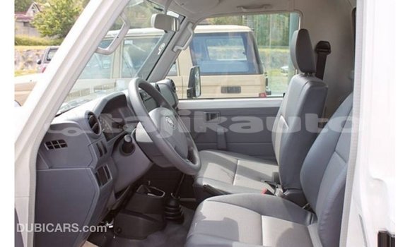 Buy Import Toyota Land Cruiser White Car in Import - Dubai in Dushanbe Buy Import Toyota Land Cruiser White Car in Import - Dubai in Dushanbe