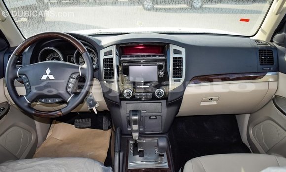 Buy Import Mitsubishi Pajero White Car in Import - Dubai in Dushanbe Buy Import Mitsubishi Pajero White Car in Import - Dubai in Dushanbe