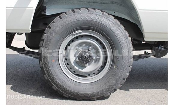 Buy Import Toyota Land Cruiser White Car in Import - Dubai in Dushanbe Buy Import Toyota Land Cruiser White Car in Import - Dubai in Dushanbe