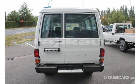 Buy Import Toyota Land Cruiser White Car in Import - Dubai in Dushanbe Buy Import Toyota Land Cruiser White Car in Import - Dubai in Dushanbe