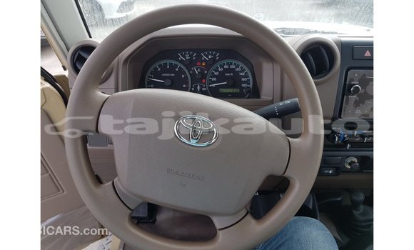 Buy Import Toyota Land Cruiser Beige Car in Import - Dubai in Dushanbe Buy Import Toyota Land Cruiser Beige Car in Import - Dubai in Dushanbe