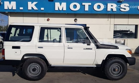 Buy Import Toyota Land Cruiser White Car in Import - Dubai in Dushanbe Buy Import Toyota Land Cruiser White Car in Import - Dubai in Dushanbe