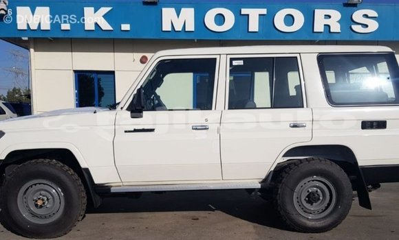 Buy Import Toyota Land Cruiser White Car in Import - Dubai in Dushanbe Buy Import Toyota Land Cruiser White Car in Import - Dubai in Dushanbe