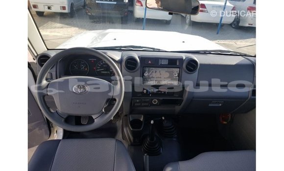 Buy Import Toyota Land Cruiser White Car in Import - Dubai in Dushanbe Buy Import Toyota Land Cruiser White Car in Import - Dubai in Dushanbe