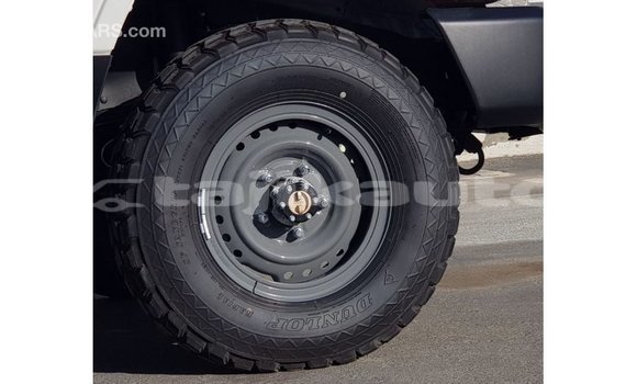 Buy Import Toyota Land Cruiser White Car in Import - Dubai in Dushanbe Buy Import Toyota Land Cruiser White Car in Import - Dubai in Dushanbe