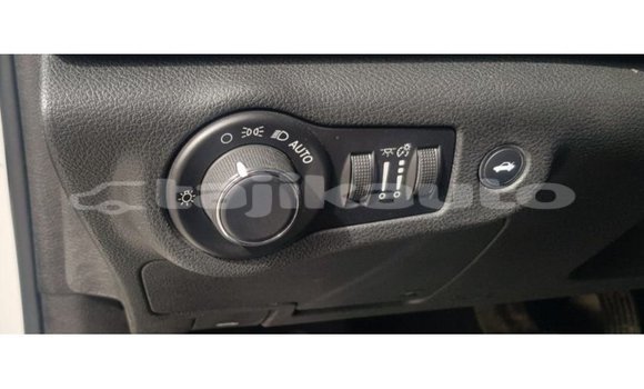 Buy Import Chrysler 200 White Car in Import - Dubai in Dushanbe Buy Import Chrysler 200 White Car in Import - Dubai in Dushanbe