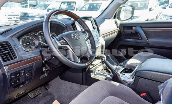 Buy Import Toyota Land Cruiser White Car in Import - Dubai in Dushanbe Buy Import Toyota Land Cruiser White Car in Import - Dubai in Dushanbe