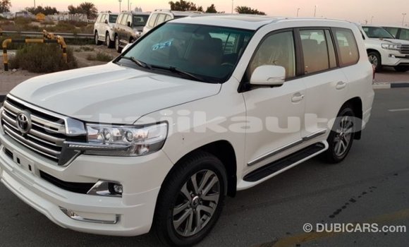 Buy Import Toyota Land Cruiser White Car in Import - Dubai in Dushanbe Buy Import Toyota Land Cruiser White Car in Import - Dubai in Dushanbe