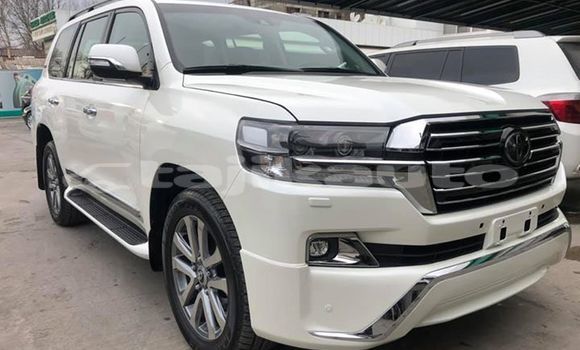 Buy Used Toyota Land Cruiser Prado White Car in Dushanbe in Dushanbe Buy Used Toyota Land Cruiser Prado White Car in Dushanbe in Dushanbe