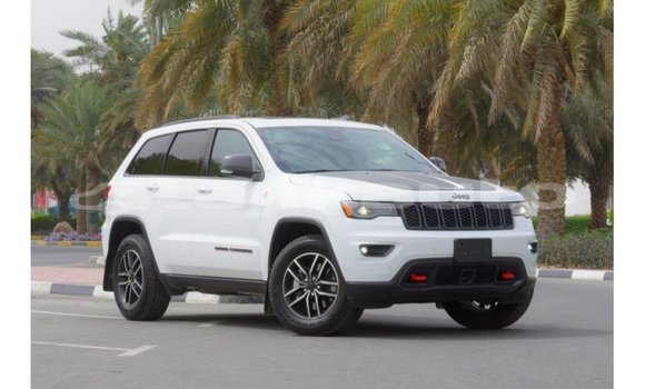 Buy Import Jeep Grand Cherokee White Car in Import - Dubai in Dushanbe