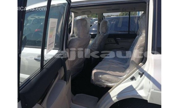 Buy Import Mitsubishi Pajero White Car in Import - Dubai in Dushanbe Buy Import Mitsubishi Pajero White Car in Import - Dubai in Dushanbe