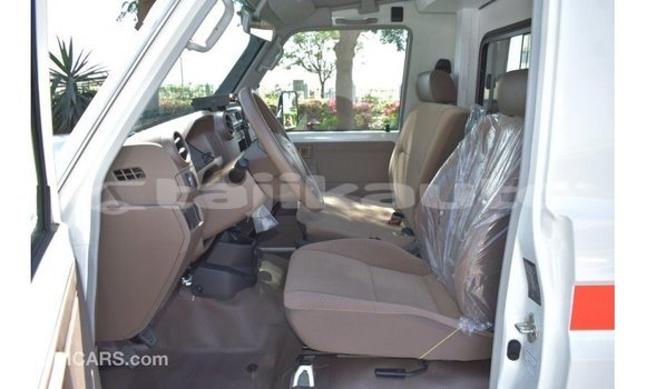 Buy Import Toyota Land Cruiser White Car in Import - Dubai in Dushanbe Buy Import Toyota Land Cruiser White Car in Import - Dubai in Dushanbe