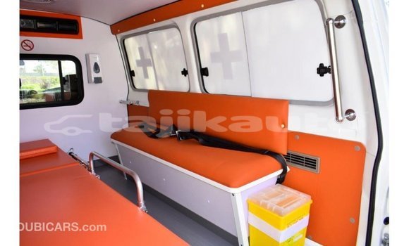 Buy Import Toyota Land Cruiser White Car in Import - Dubai in Dushanbe Buy Import Toyota Land Cruiser White Car in Import - Dubai in Dushanbe