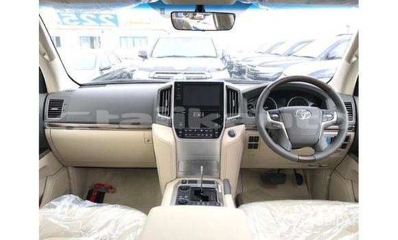Buy Import Toyota Land Cruiser White Car in Import - Dubai in Dushanbe Buy Import Toyota Land Cruiser White Car in Import - Dubai in Dushanbe