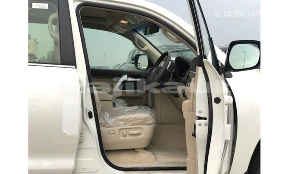 Buy Import Toyota Land Cruiser White Car in Import - Dubai in Dushanbe Buy Import Toyota Land Cruiser White Car in Import - Dubai in Dushanbe