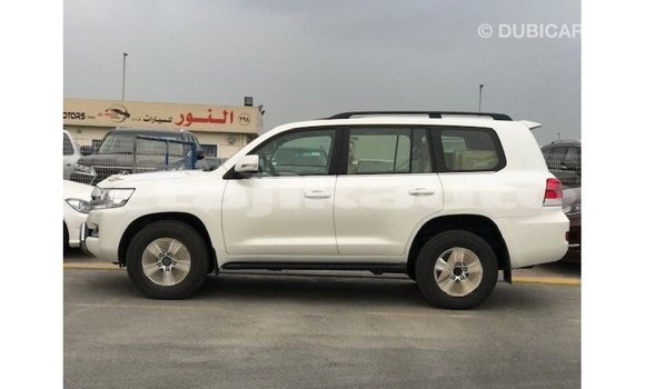 Buy Import Toyota Land Cruiser White Car in Import - Dubai in Dushanbe Buy Import Toyota Land Cruiser White Car in Import - Dubai in Dushanbe