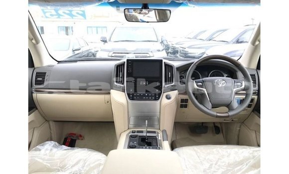 Buy Import Toyota Land Cruiser White Car in Import - Dubai in Dushanbe Buy Import Toyota Land Cruiser White Car in Import - Dubai in Dushanbe