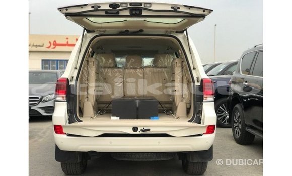 Buy Import Toyota Land Cruiser White Car in Import - Dubai in Dushanbe Buy Import Toyota Land Cruiser White Car in Import - Dubai in Dushanbe
