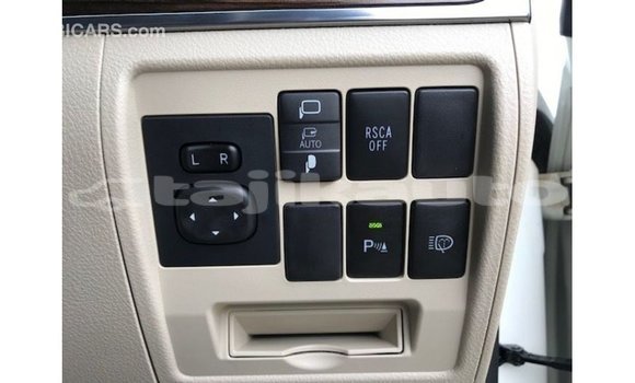 Buy Import Toyota Land Cruiser White Car in Import - Dubai in Dushanbe Buy Import Toyota Land Cruiser White Car in Import - Dubai in Dushanbe