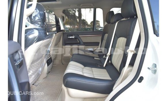 Buy Import Toyota Land Cruiser White Car in Import - Dubai in Dushanbe Buy Import Toyota Land Cruiser White Car in Import - Dubai in Dushanbe