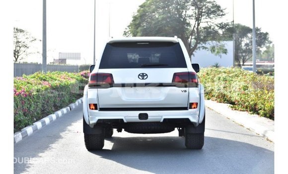 Buy Import Toyota Land Cruiser White Car in Import - Dubai in Dushanbe Buy Import Toyota Land Cruiser White Car in Import - Dubai in Dushanbe