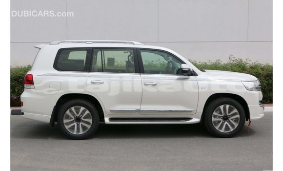Buy Import Toyota Land Cruiser White Car in Import - Dubai in Dushanbe Buy Import Toyota Land Cruiser White Car in Import - Dubai in Dushanbe