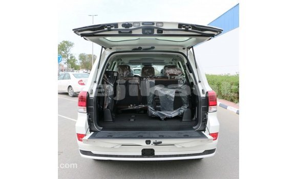 Buy Import Toyota Land Cruiser White Car in Import - Dubai in Dushanbe Buy Import Toyota Land Cruiser White Car in Import - Dubai in Dushanbe