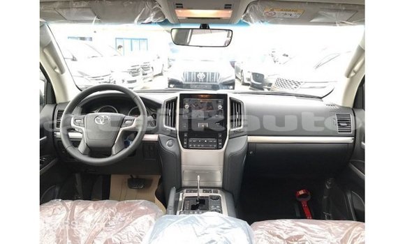 Buy Import Toyota Land Cruiser White Car in Import - Dubai in Dushanbe Buy Import Toyota Land Cruiser White Car in Import - Dubai in Dushanbe