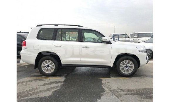Buy Import Toyota Land Cruiser White Car in Import - Dubai in Dushanbe Buy Import Toyota Land Cruiser White Car in Import - Dubai in Dushanbe