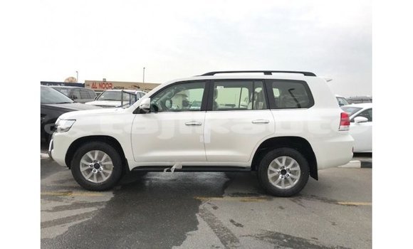 Buy Import Toyota Land Cruiser White Car in Import - Dubai in Dushanbe Buy Import Toyota Land Cruiser White Car in Import - Dubai in Dushanbe
