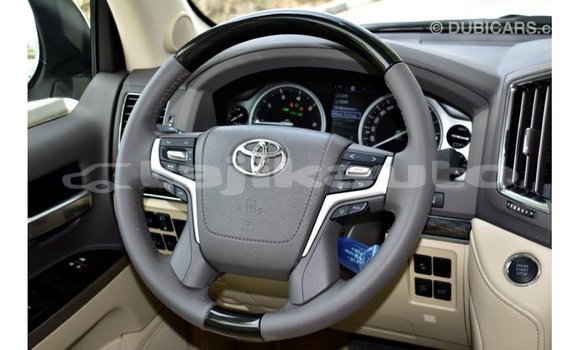 Buy Import Toyota Land Cruiser White Car in Import - Dubai in Dushanbe Buy Import Toyota Land Cruiser White Car in Import - Dubai in Dushanbe