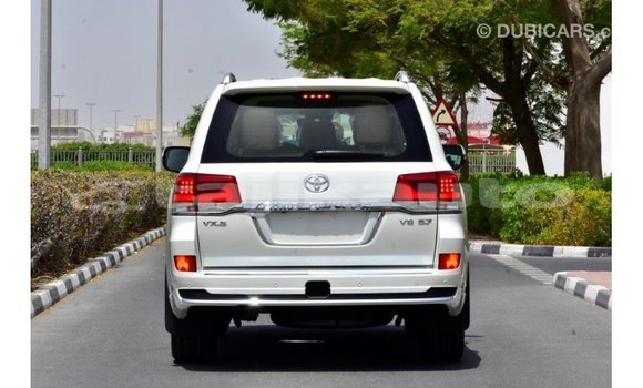 Buy Import Toyota Land Cruiser White Car in Import - Dubai in Dushanbe Buy Import Toyota Land Cruiser White Car in Import - Dubai in Dushanbe