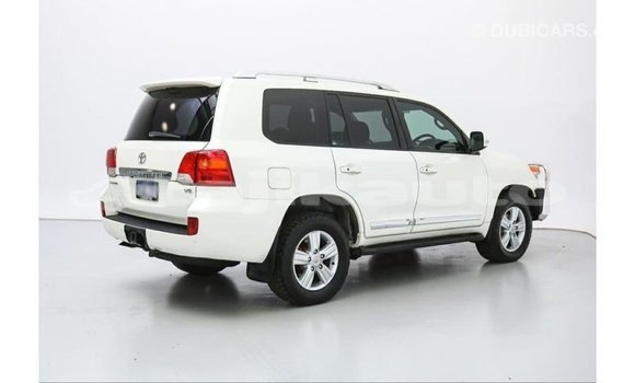 Buy Import Toyota Land Cruiser White Car in Import - Dubai in Dushanbe Buy Import Toyota Land Cruiser White Car in Import - Dubai in Dushanbe