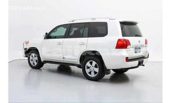 Buy Import Toyota Land Cruiser White Car in Import - Dubai in Dushanbe Buy Import Toyota Land Cruiser White Car in Import - Dubai in Dushanbe