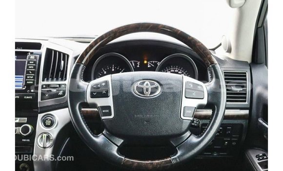 Buy Import Toyota Land Cruiser White Car in Import - Dubai in Dushanbe Buy Import Toyota Land Cruiser White Car in Import - Dubai in Dushanbe