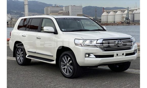 Buy Import Toyota Land Cruiser White Car in Import - Dubai in Dushanbe Buy Import Toyota Land Cruiser White Car in Import - Dubai in Dushanbe