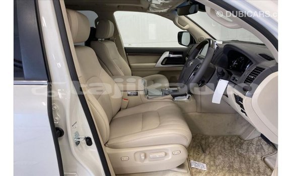 Buy Import Toyota Land Cruiser White Car in Import - Dubai in Dushanbe Buy Import Toyota Land Cruiser White Car in Import - Dubai in Dushanbe