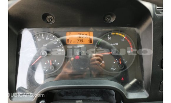 Buy Import Mitsubishi Carisma White Car in Import - Dubai in Dushanbe