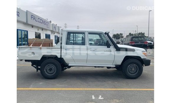 Buy Import Toyota Land Cruiser White Car in Import - Dubai in Dushanbe Buy Import Toyota Land Cruiser White Car in Import - Dubai in Dushanbe