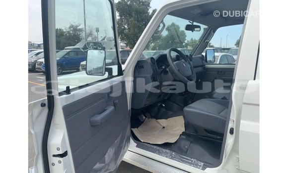 Buy Import Toyota Land Cruiser White Car in Import - Dubai in Dushanbe Buy Import Toyota Land Cruiser White Car in Import - Dubai in Dushanbe