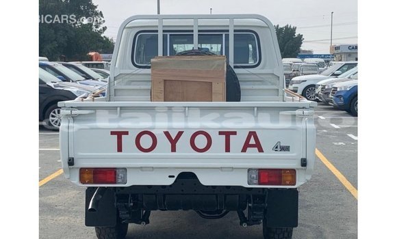 Buy Import Toyota Land Cruiser White Car in Import - Dubai in Dushanbe Buy Import Toyota Land Cruiser White Car in Import - Dubai in Dushanbe