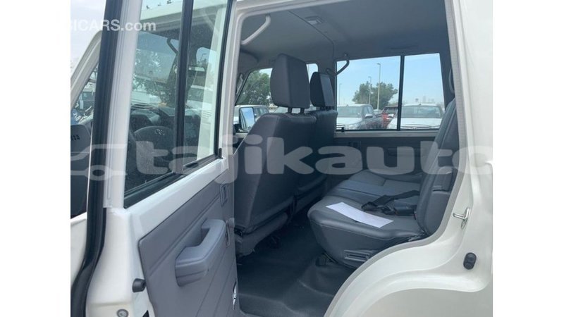 Big with watermark toyota land cruiser dushanbe import dubai 3225