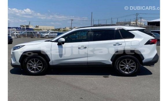 Buy Import Toyota 4Runner White Car in Import - Dubai in Dushanbe Buy Import Toyota 4Runner White Car in Import - Dubai in Dushanbe
