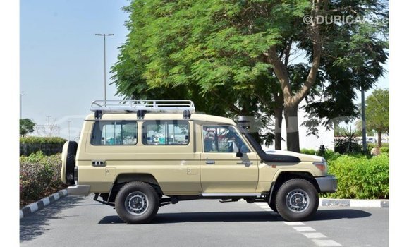 Buy Import Toyota Land Cruiser Beige Car in Import - Dubai in Dushanbe Buy Import Toyota Land Cruiser Beige Car in Import - Dubai in Dushanbe