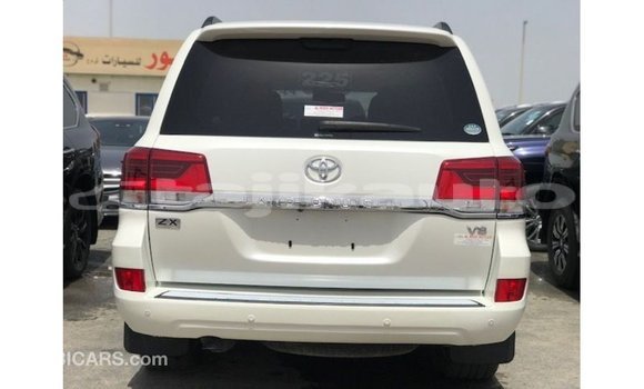 Buy Import Toyota Land Cruiser White Car in Import - Dubai in Dushanbe Buy Import Toyota Land Cruiser White Car in Import - Dubai in Dushanbe