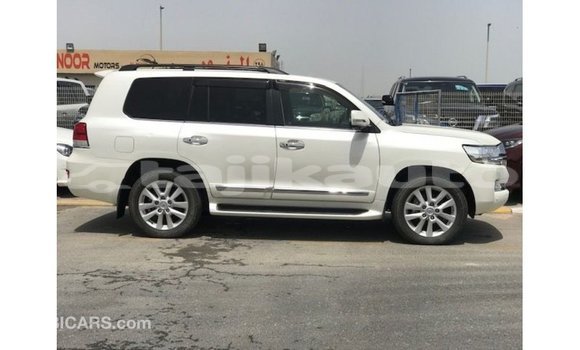 Buy Import Toyota Land Cruiser White Car in Import - Dubai in Dushanbe Buy Import Toyota Land Cruiser White Car in Import - Dubai in Dushanbe