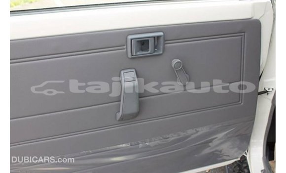 Buy Import Toyota Land Cruiser White Car in Import - Dubai in Dushanbe Buy Import Toyota Land Cruiser White Car in Import - Dubai in Dushanbe
