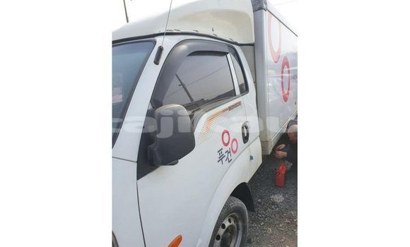 Buy Import Kia Carens White Car in Import - Dubai in Dushanbe Buy Import Kia Carens White Car in Import - Dubai in Dushanbe